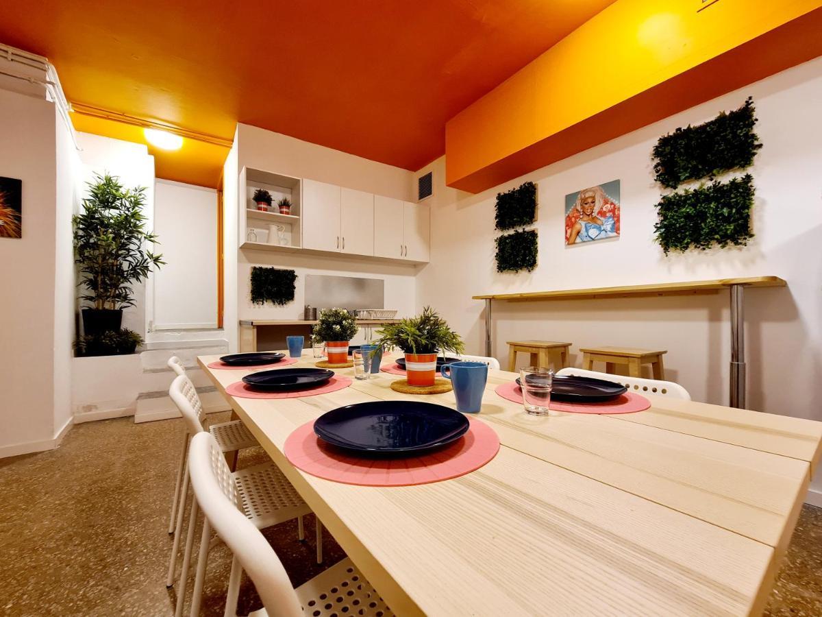 Arc House Gracia Hostel Barcelona Exterior foto