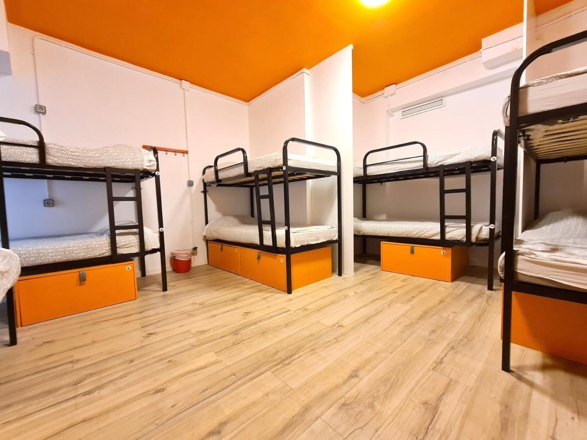 Arc House Gracia Hostel Barcelona Exterior foto