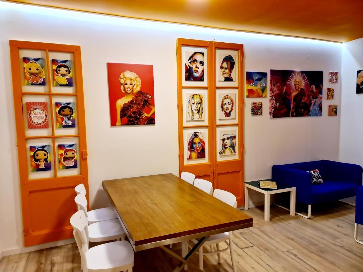Arc House Gracia Hostel Barcelona Exterior foto